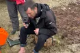 Босий йшов у Румунію: прикордонники допомогли чоловікові із обмороженням ніг