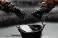 «Хіба ревуть леви, як нафти повно?»