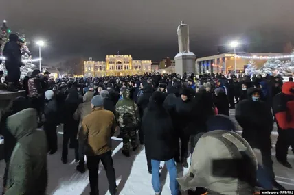 У Казахстані тривають протести: в Алмати горить прокуратура