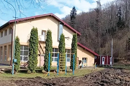 Так виглядали будиночки турбази “Карпати” до того, як їх знесли. Фото ZAXID.NET