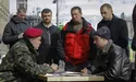 На Майдані – по різні боки барикад, у Національній гвардії – в одному строю