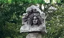 Пам’ятник Кузьмі чи Медузі Горгоні?