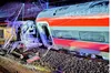 В Іспанії зіткнулися два швидкісні потяги: сотні пасажирів опинилися в пастці