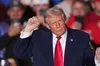 Культ особи чи данина поваги? Трамп перейменовує дороги та кораблі на власну честь