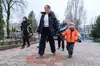 Через загрози життя: понад 3 тисячі дітей з батьками евакуюють із Дніпропетровщини та Запоріжжя