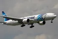 У Середземному морі знайдено уламки зниклого літака EgyptAir і тіла пасажирів