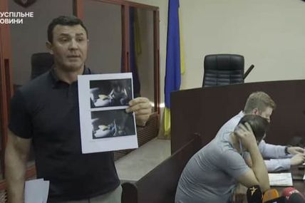 &laquo;Коля-котлета&raquo; зробив &laquo;відбивні&raquo; зі своїх &laquo;айфонів&raquo;&hellip;