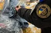 Брендовий одяг замість гуманітарної допомоги: митники викрили схему на кордоні з Польщею