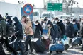 Уряд заманює заробітчан додому. Гривнею