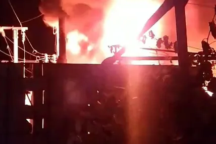 Вночі рф масованим ударом намагалася вивести з ладу підстанції, які живлять залізницю. Фото: віцепрем'єр Кулеба