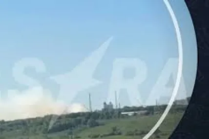 В Новомосковську Тульської області горить завод «Азот». Фото: скрин ASTRA