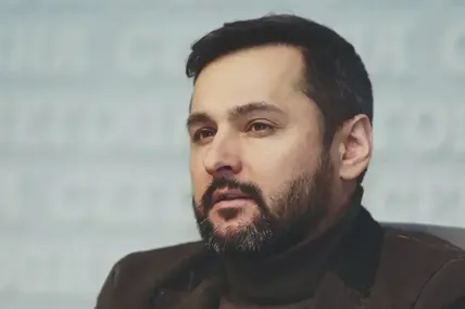 Викладач Київського національного університету імені Карпенка-Карого та режисер Молодого театру Андрій Білоус Facebook / Молодий театр