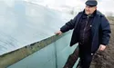 На новому місці продовжує обробляти землю