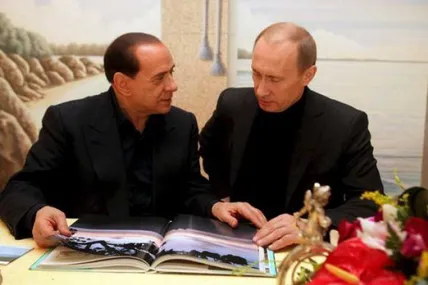 Берлусконі та путін. Фото: EPA