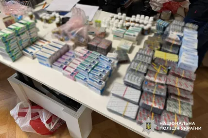 Нацполіція ліквідувала наймасштабніше в Україні підпільне виробництво анаболічних стероїдів. Фото: Нацполіція