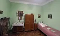 Цілющі черевики та чаша для причастя у кишені…