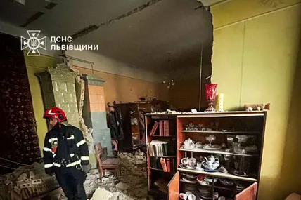 У Львові на вул. Кокорудза стався вибух газу: постраждала одна жінка. Фото: ДСНС