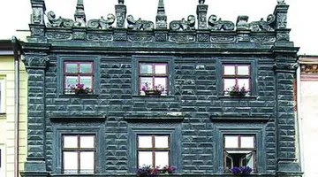 Чорну кам’яницю «відмиють»?