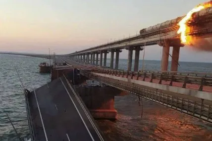 Фото пожежі на Кримському мості із мережі