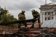 У Харкові рятувальники відновлюють будівлю художнього музею, пошкоджену російським обстрілом