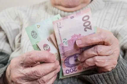 Нинішній оборонний бюджет України становить 60% державних видатків, тому на соціальні потреби йде західна фінансова допомога. Фото Варта1