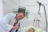 Порятунок ціною здоров’я: львівські хірурги зробили унікальну операцію юнаку, який захистив маму від нападника