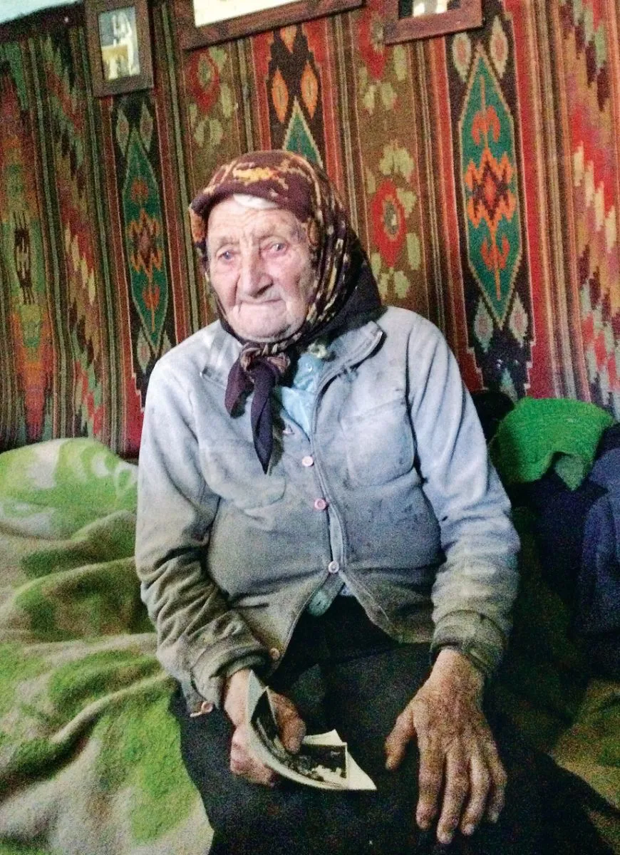 85-річна Катерина Пришляк (Кася) з трепетом згадує свого родича, який залишив по собі таку гарну пам’ятку.