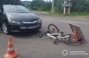 Двоє травмованих внаслідок наїзду на велосипедиста у селі Лисиничі: що відомо