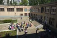 У Миколаєві зі школи евакуювали майже півтисячі учнів через розпилення невідомої речовини