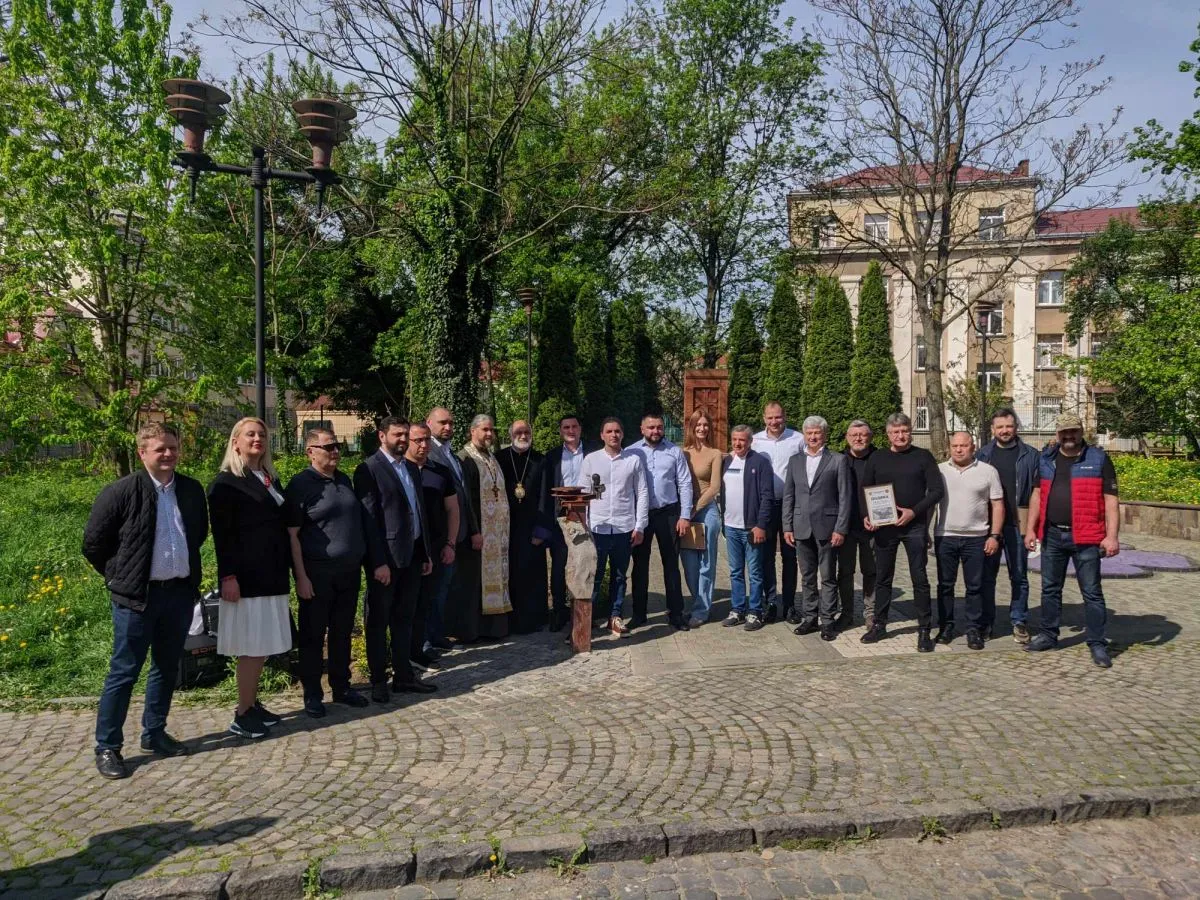 Від час відкриття мініскульптури Сергію Паражанову. Фото Олесандр Коваль