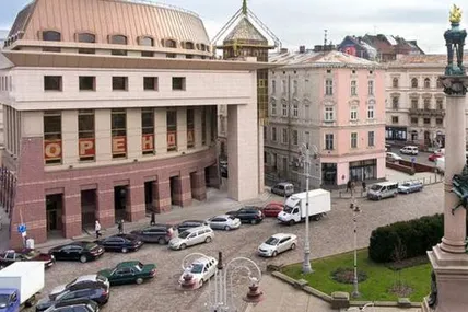 У 2022 році власники будівлі пропонували альтернативний варіант - оренду. Фото Google Maps