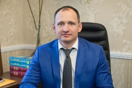 Суд постановив закрити справу Татарова