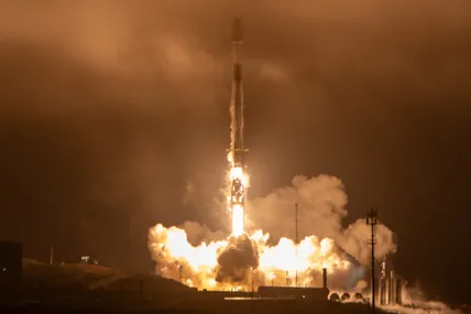 SpaceX запустила ще 24 супутники Starlink. Фото: Space.com