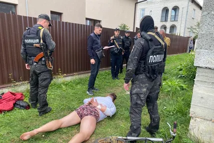Фото поліції із затримання