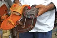 Оригінал із Індії - 10 доларів. «Підробка» від Prada коштуватиме під тисячу…
