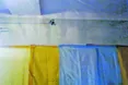 Над кабінками для голосування — відеокамера висить...