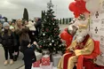 Святий Миколай перетнув кордон, щоб у пункті пропуску «Рава-Руська» потішити дітей подарунками