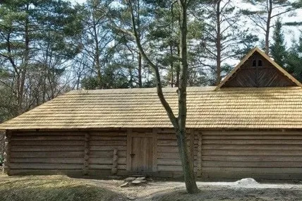 У «Шевченківському гаї» вщент згоріла гуцульська гражда