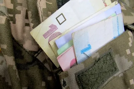 У держбюджеті-2026 можуть передбачити підвищення зарплат військовим — Железняк. Фото: Укрінформ