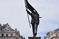 У центрі Лондону з’явилася нова скульптура Бенксі