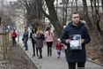 У Львові люди запалили свічки і вийшли на вулицю з портретами Героїв Небесної сотні
