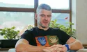 «Зараз я волонтер. Возимо джипи, буси. Доправляємо автівки з „гуманітаркою“. Буває, безпосередньо до позицій»