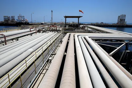 Країни ОПЕК+ вшосте поспіль домовилися збільшити видобуток нафти. Фото: Reuters