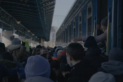 Кадр з фільму Ольги Журби "Пісні землі, що повільно горить".