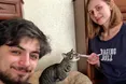 Котик без двох лапок потрапив у добрі молоді руки