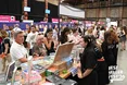 BestsellerFest у Львові: спалені ворогом книжки, довжелезні черги по автографи і пів мільйона для «Азову»