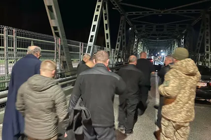 Українські інкасатори повертаються додому. Фото: Андрій Пишний