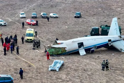 Фото з місця авіакатастрофи із сайту АР