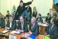 Нікуди не втікати, не зникати