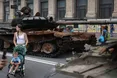 Спалені танки, бронемашини, вантажівки: у Києві «парад» знищеної російської техніки